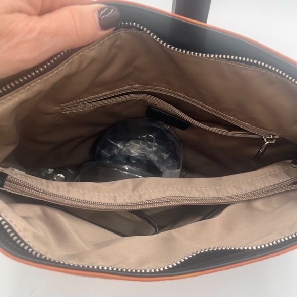 NWT Bostanten Hobo Shoulder Bag Purse with Handy Side Zipper Pockets - Picture 8 of 10